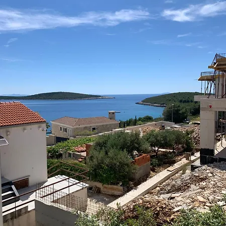 Kuca Roza Rukavac (Vis)