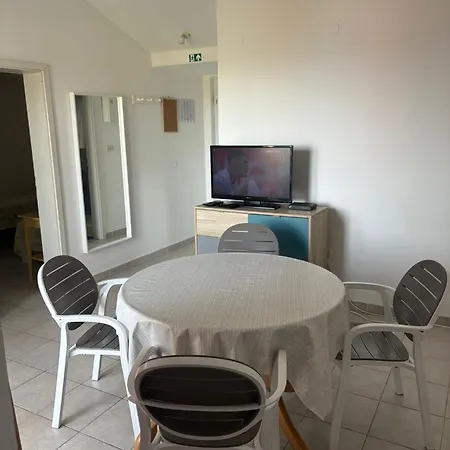 Apartment Kuca Roza Rukavac (Vis)