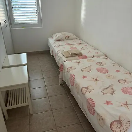 Apartman Kuca Roza *